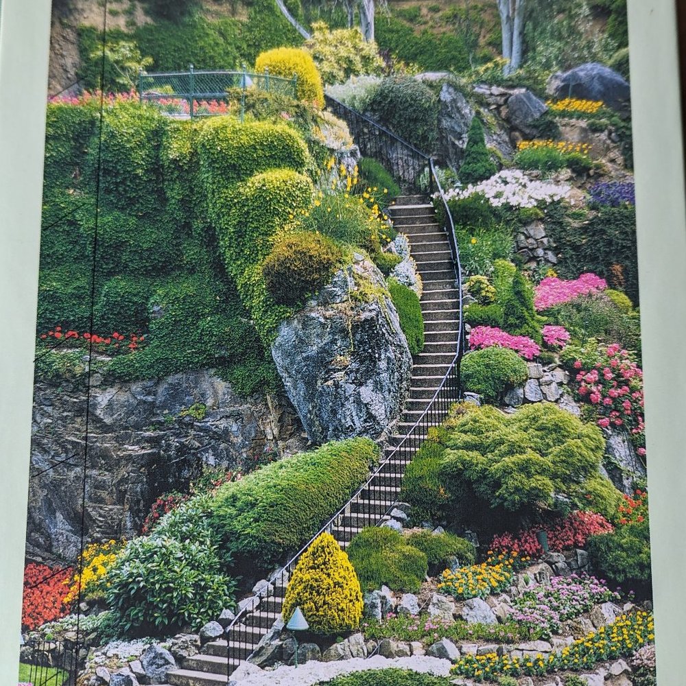 Excellent condition Butchard gardens in Victoria 513 piece puzzle